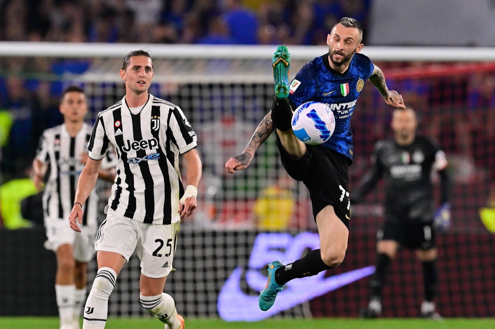 爱游戏体育-关于里程碑夜！巴塞罗那外线爆发；意大利杯赛后刷纪录；话题不断；医务组通报恢复的信息-爱游戏体育