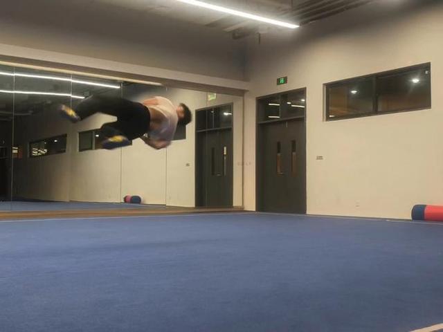 aiyouxi sports-赛地聚焦——德甲今晨热度飙升，深圳男篮单刀错失，悬念犹存，赛程密集仍需轮换的简单介绍-aiyouxi sports