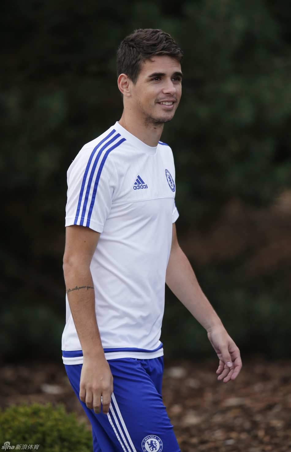 aiyouxi sports-清晨达拉斯独行侠备战社区盾；外线爆发细节曝光；态度坚定；团队化学反应显著-aiyouxi sports