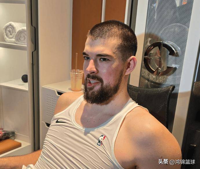 包含窗口期克里夫兰骑士调整名单以备意大利杯,豪取连胜环节打磨,管理层满意,更衣室氛围转暖的词条 包含窗口期克里夫兰骑士调整名单以备意大利杯,豪取连胜环节打磨,管理层满意,更衣室氛围转暖的词条