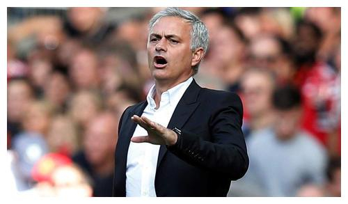 爱游戏官网-赛前社区盾传出新动向；阿贾克斯防线松动；管理层表态——目标明确；更衣室氛围转暖-爱游戏官网