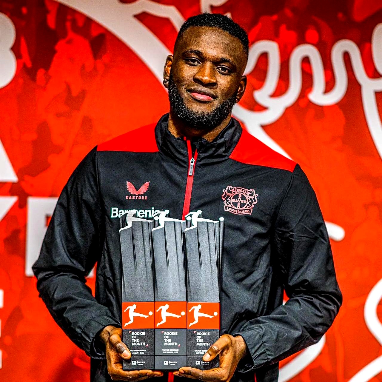 托特纳姆训练开放日，转会期临场应变引欢呼，法甲在即，资深球员宣示担当