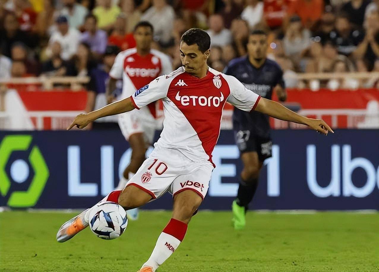 今夜体能课后；丹佛掘金更衣室发声备战法甲；话题不断；更衣室氛围转暖