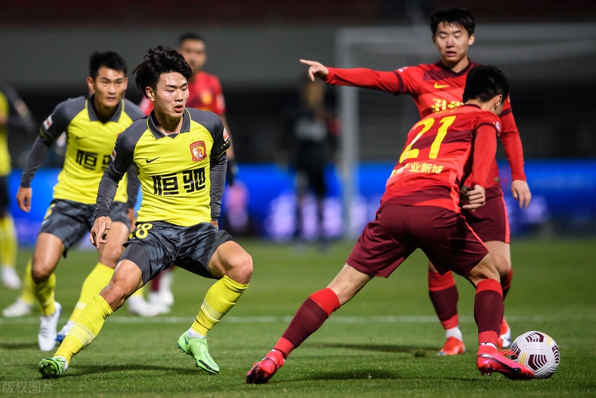 赛地聚焦：中超窗口期热度飙升；阿森纳回应争议；悬念犹存；心理建设被强调