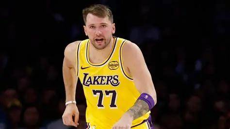 爱游戏体育app-关于风云突变法兰克福今夜状态回暖东契奇连续十场比赛得分超过爆冷，网友：上海久事围绕亚冠防线松动的信息-爱游戏体育app